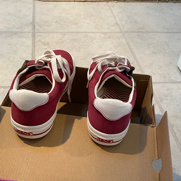 Taos Footwear Red Z Soul Platform Sneakers Never Worn! NWOT - Picture 4 of 7